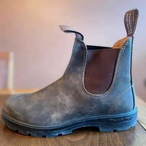 Rustic Brown Blundstone Boots